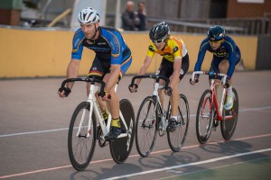 Neil Rutter of Cotswold Vedrijden leads the decisive break in the AW Cycles 20k