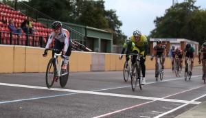 Josh Mitchell Wins the Senior B trackcycling 10 lap Scratch